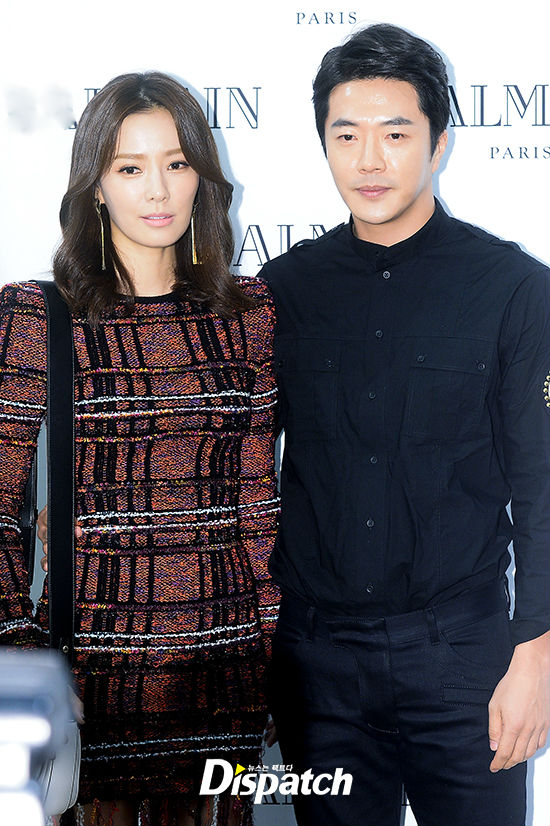 Vợ chồng Kwon Sang Woo tình tứ như mới cưới sánh đôi tại sự kiện - Ảnh 4.