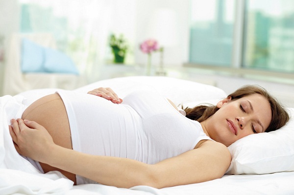Đây là lý do mẹ bầu không nên ngủ nằm ngửa khi mang thai - Ảnh 2.