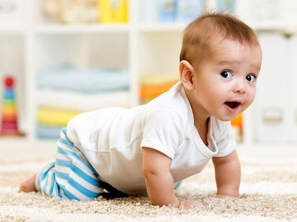 6 bài tập tăng cường thể lực, giúp trẻ sơ sinh sớm cứng cáp - Ảnh 1.