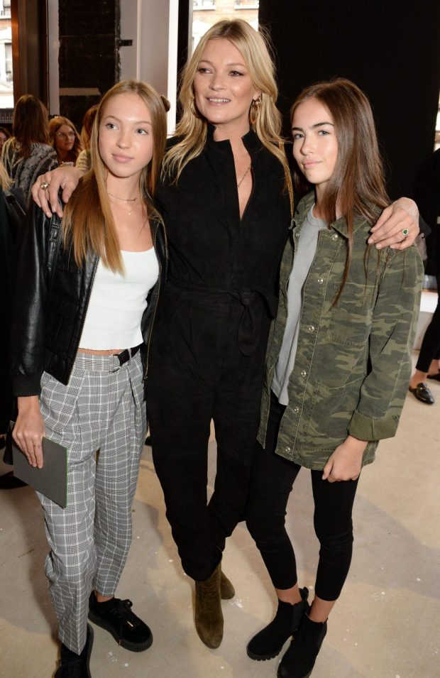 Con gái 14 tuổi của siêu mẫu Kate Moss gây chú ý với vẻ đẹp trong veo - Ảnh 2.