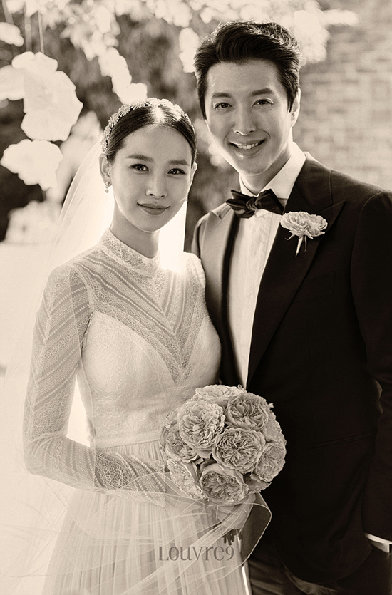 Những hình ảnh đẹp trong đám cưới bí mật của tài tử Lee Dong Gun - Ảnh 2.