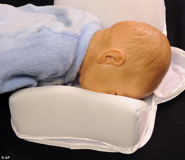 Cảnh báo: Gối chặn - vật dụng quen thuộc với trẻ sơ sinh có thể khiến bé ngạt thở, mất mạng - Ảnh 7.