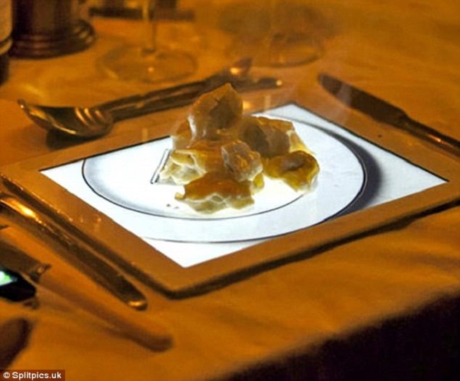Những đĩa đựng thức ăn “sai quá sai” của các nhà hàng khiến thực khách chỉ biết câm nín - Ảnh 19.
