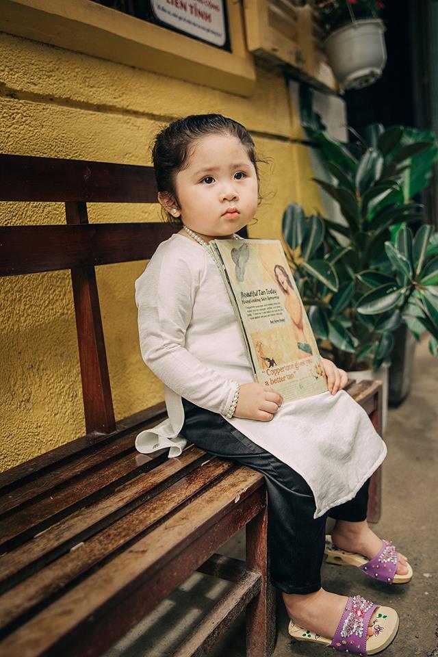 Đây chính là cô Ba Sài Gòn phiên bản 2,5 tuổi cưng hết sảy khiến dân mạng phát cuồng - Ảnh 13.