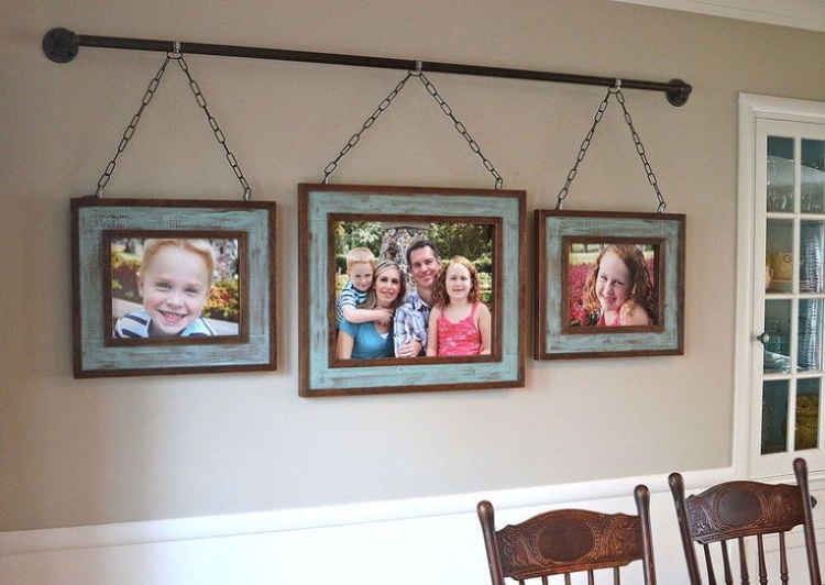 Với bức tranh gia đình được treo trong ngôi nhà, bạn sẽ luôn được nhắc nhở đến tình cảm gia đình. Hãy chọn những bức ảnh đáng yêu nhất và treo nó lên tường để mỗi ngày đều được tràn đầy yêu thương gia đình.