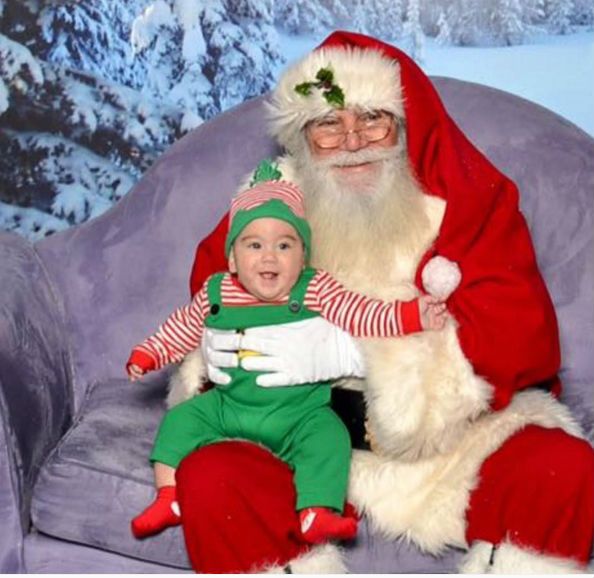 Những khoảnh khắc “cười ra nước mắt” vì không phải bé nào cũng thích Noel như cha mẹ vẫn nghĩ - Ảnh 5. Những khoảnh khắc “cười ra nước mắt” vì không phải bé nào cũng thích Noel như cha mẹ vẫn nghĩ - Ảnh 5.