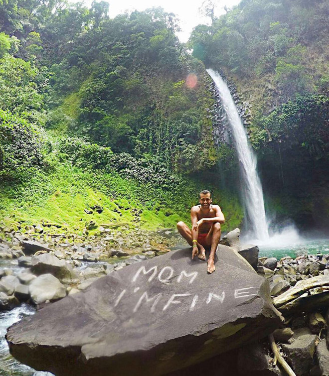 Chàng trai có trách nhiệm nhất quả đất khi đi du lịch luôn cầm tấm bảng Mom, Im fine để trấn an mẹ mình - Ảnh 18.