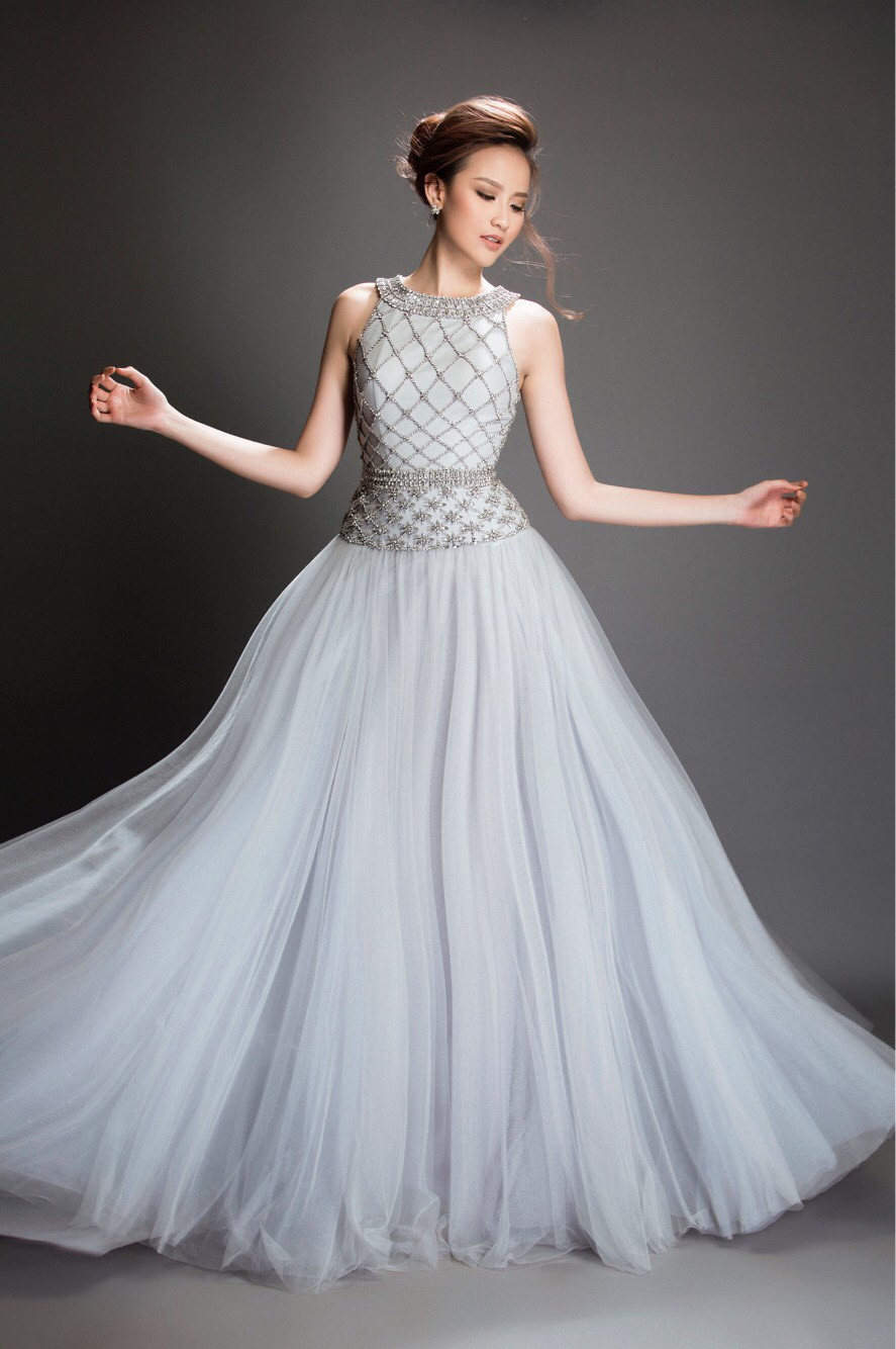 Đỗ Trần Kh&aacute;nh Ng&acirc;n: Từ c&ocirc; n&agrave;ng mờ nhạt bị Kỳ Duy&ecirc;n vượt mặt tại HHVN 2014 đến chủ nh&acirc;n vương miện Miss Globe 2017 - Ảnh 10.