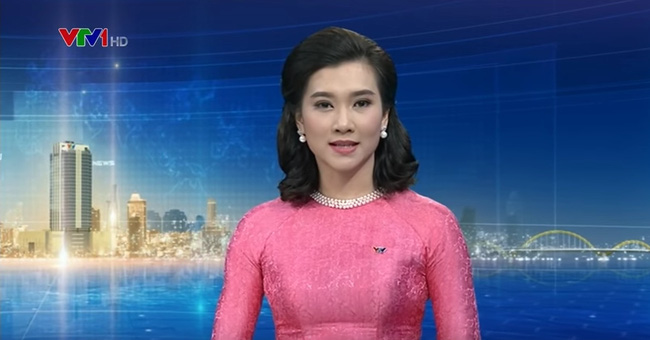 Nữ biên tập viên xinh đẹp mới của bản tin thời sự VTV1 là ai? - Ảnh 2.