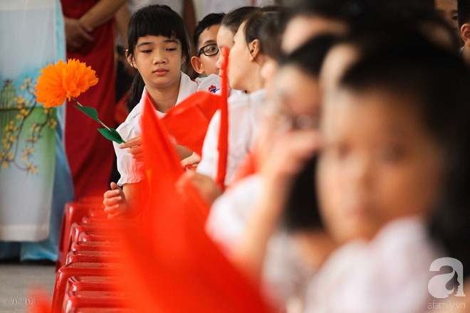 Trong rộn ràng ngày 5/9, có một ngôi trường ở Hà Nội, lễ khai giảng không có âm thanh - Ảnh 10.