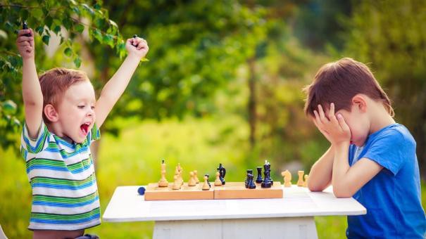 Không phải khen ngợi, bố mẹ Tây đã luôn dạy con điều này để trẻ thành tài - Ảnh 2. Không phải khen ngợi, bố mẹ Tây đã luôn dạy con điều này để trẻ thành tài - Ảnh 2.