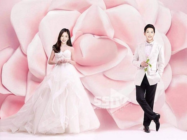 Loạt ảnh cưới đủ phong cách dễ thương của Song Joong Ki - Song Hye Kyo qua góc nhìn của fan - Ảnh 1.