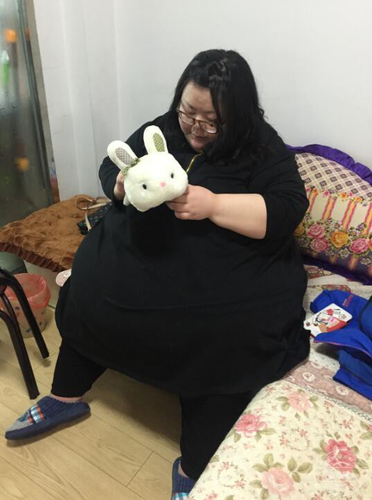 Hành trình cay đắng của người phụ nữ béo nhất Trung Quốc từng nặng 244 kg vừa giảm xuống 95kg - Ảnh 2.