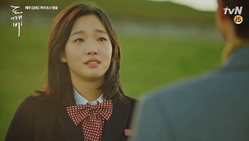 Sốc: Thần Chết Lee Dong Wook trơ mắt nh&igrave;n Kim Go Eun chết trong tập cuối Goblin - Ảnh 12.