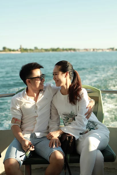 Hình ảnh ngọt ngào của Hoa hậu Dương Thùy Linh và chồng doanh nhân tại trời Âu - Ảnh 16.