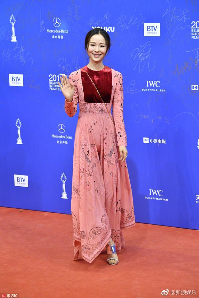 Các mỹ nữ xinh đẹp bậc nhất Hoa ngữ đồng loạt sến súa và già chát trên thảm đỏ - Ảnh 8.