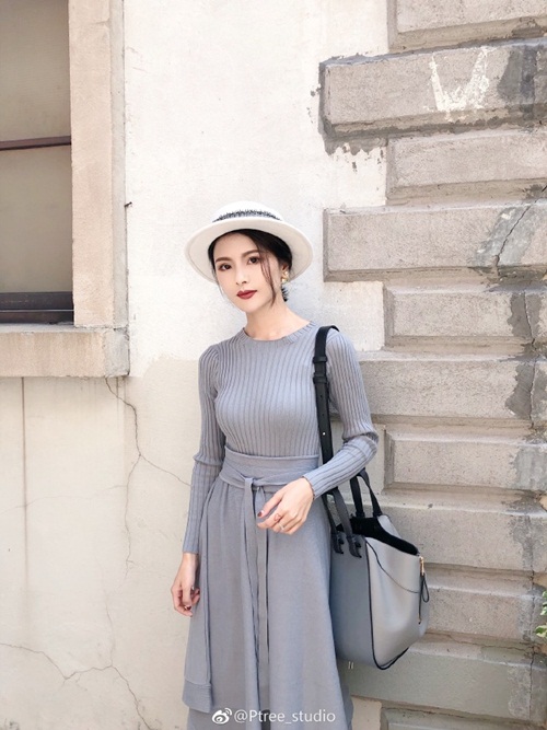 Hot girl Trung Quốc lộ mặt mộc già như bà thím trên livestream khiến các fan cuồng tá hỏa - Ảnh 7. Hot girl Trung Quốc lộ mặt mộc già như bà thím trên livestream khiến các fan cuồng tá hỏa - Ảnh 7.