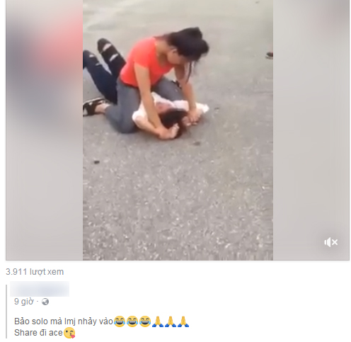 Phẫn nộ đoạn video 3 nữ sinh đánh hội đồng, xé rách áo bạn gái giữa đường - Ảnh 4.