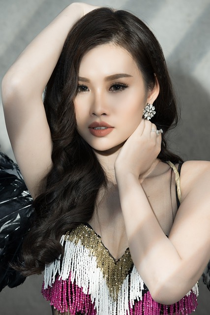 Lộ diện những thân hình siêu vòng ba nóng bỏng tại Hoa hậu Hoàn vũ Việt Nam 2017 - Ảnh 12.