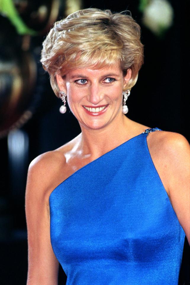Hé lộ những sự thật động trời về đám tang Công nương Diana mà Hoàng gia Anh giấu kín 20 năm nay - Ảnh 1.