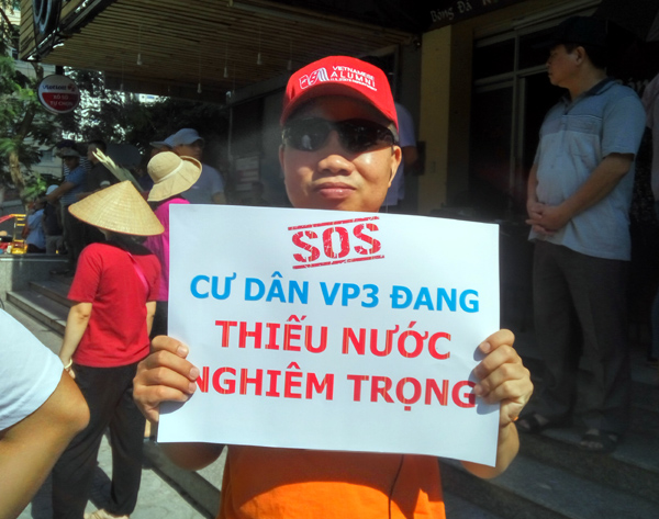 Hà Nội: Thiếu nước sạch suốt gần 4 năm, cư dân VP3 Linh Đàm “đội” nắng nóng 40 độ C phản đối CĐT - Ảnh 4.