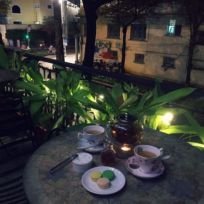 7 quán cafe có ban công cực hay ho để ngồi lì cả buổi không biết chán ở Sài Gòn - Ảnh 31.