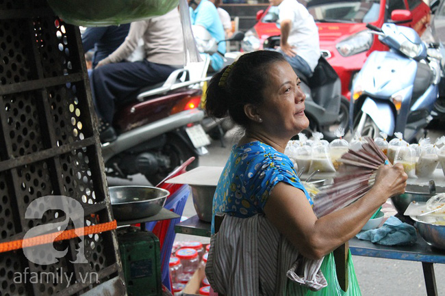 Cái Tết cuối cùng của tiểu thương ở ngôi chợ trung tâm quận 1, TP.HCM trước ngày giải tỏa - Ảnh 4.