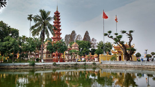 15 ngôi chùa linh thiêng nên đi lễ dịp đầu năm ở Hà Nội, Sài Gòn - Ảnh 2.