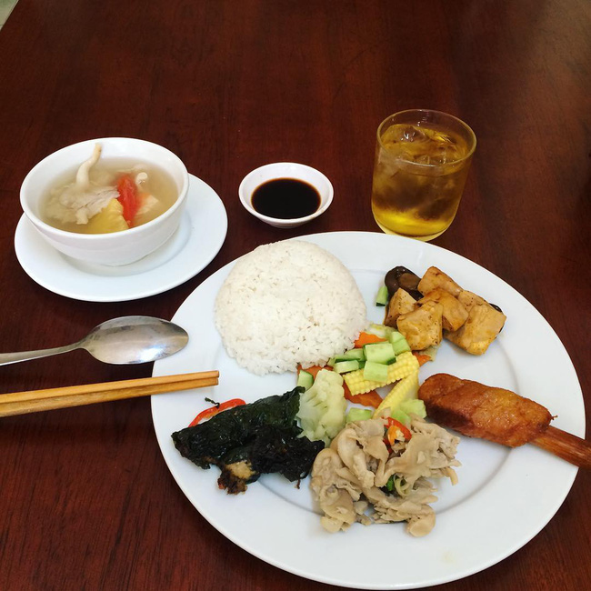 5 địa chỉ buffet chay ngon, không gian lịch sự, giá dưới 120 ngàn ở Hà Nội - Ảnh 3. 5 địa chỉ buffet chay ngon, không gian lịch sự, giá dưới 120 ngàn ở Hà Nội - Ảnh 3.