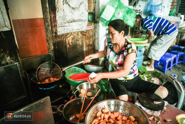 7 món ăn làm nên tên tuổi cho cụm ẩm thực Cát Linh - Trịnh Hoài Đức - Ảnh 1.