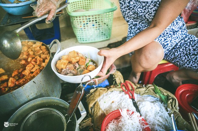 9 quán bún giá mềm cho bữa sáng ngon tuyệt ở Hà Nội - Ảnh 12.