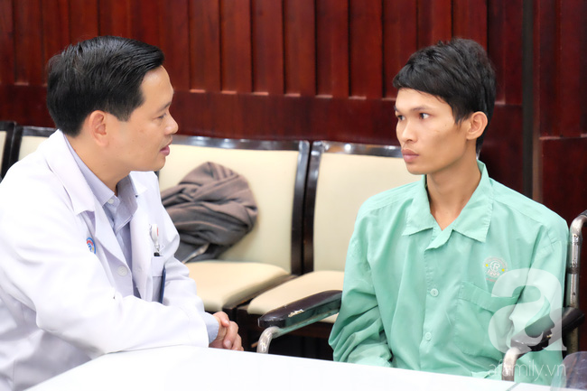 Người vợ công nhân vay nóng để cứu chồng bị bệnh hiếm gặp: hộc máu mũi sau 1 năm tai nạn - Ảnh 5. Người vợ công nhân vay nóng để cứu chồng bị bệnh hiếm gặp: hộc máu mũi sau 1 năm tai nạn - Ảnh 5.