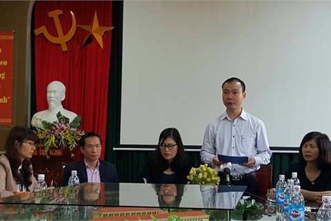 Công bố quyết định cách chức hiệu trưởng trường Nam Trung Yên - Ảnh 2.