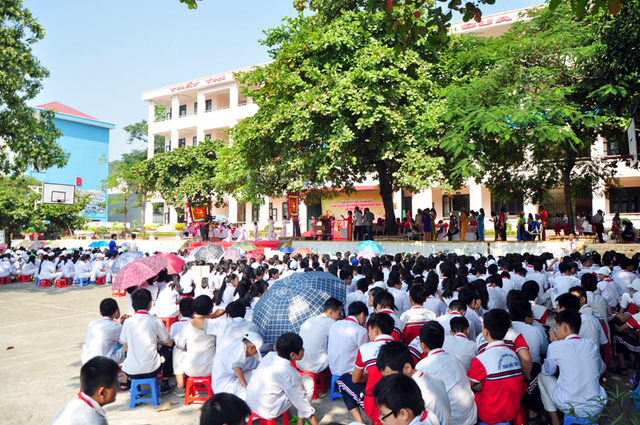 Quảng Ninh: Một học sinh lớp 6 rơi từ tầng 4 tử vong - Ảnh 1.