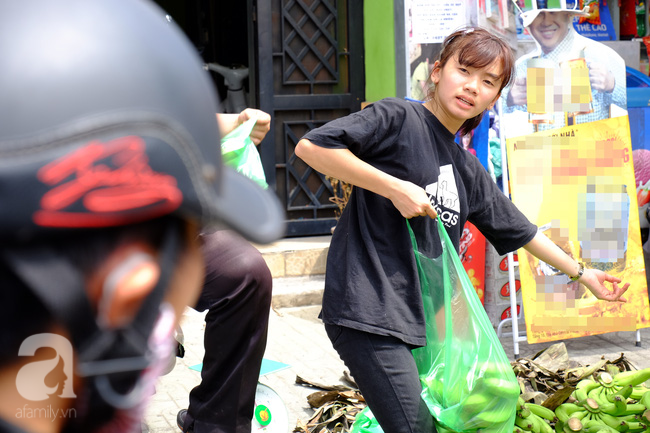 Nữ sinh Sài Gòn xuống đường “cứu chuối” giúp bà con Đồng Nai - Ảnh 8.