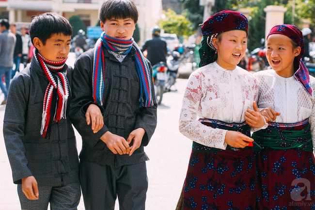 Chợ phiên Mèo Vạc, nơi chẳng cần tiền cũng mua được cả rổ niềm vui - Ảnh 12. Chợ phiên Mèo Vạc, nơi chẳng cần tiền cũng mua được cả rổ niềm vui - Ảnh 12.