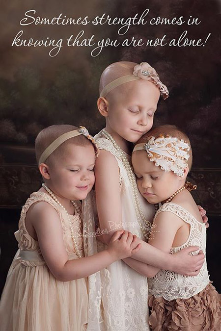 3 bé gái ung thư từng gây chấn động năm 2014 lại chụp ảnh khoe vẻ khỏe mạnh - Ảnh 1.