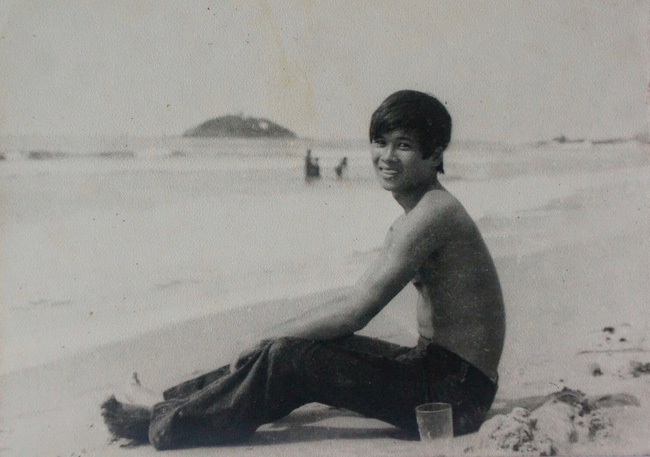 Chuyện của nhiếp ảnh gia 60 tuổi ở Sài Gòn được tái sinh sau 17 ca phẫu thuật vì bỏng lửa - Ảnh 2.