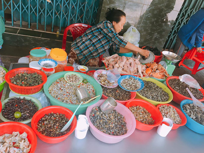 6 món ăn đường phố rẻ mà ngon nức tiếng của Nha Trang - Ảnh 3. 6 món ăn đường phố rẻ mà ngon nức tiếng của Nha Trang - Ảnh 3.