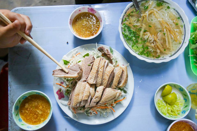 6 quán ăn bình dân chẳng cần quảng cáo nhưng lúc nào cũng tấp nập khách ở Sài Gòn - Ảnh 3. 6 quán ăn bình dân chẳng cần quảng cáo nhưng lúc nào cũng tấp nập khách ở Sài Gòn - Ảnh 3.