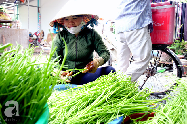 Gặp “vị cứu tinh” hiến đất mở chợ cho người bán rong ở Sài Gòn - Ảnh 13.