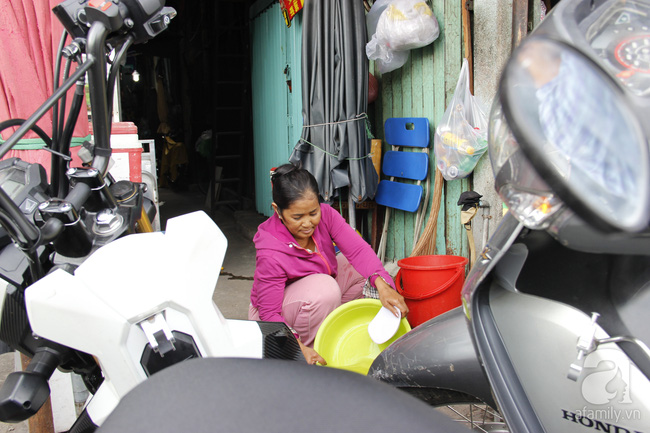 Kỳ lạ người đàn bà 7 năm sống trong ngôi nhà một mét vuông giữa trung tâm Sài Gòn - Ảnh 13.