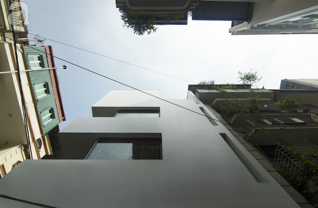 Ngôi nhà 60m² trong ngõ ở Giang Văn Minh: Từ cứ mưa to là ngập nay đẹp miễn chê, tầng nào cũng lung linh nắng - Ảnh 2.