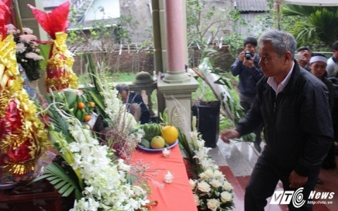 Thủ tướng Nhật Bản chia buồn với gia đình cháu bé Việt Nam bị sát hại - Ảnh 1.