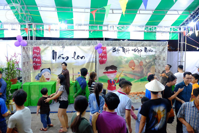 Cuối tuần, người Sài Gòn đổ về chợ phiên vỉa hè đầu tiên tại bến Bạch Đằng - Ảnh 10.