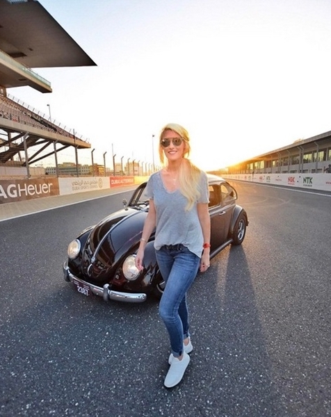 Cô gái trẻ hưởng thụ cuộc sống xa hoa tại Dubai nhờ công việc review cho các hãng siêu xe - Ảnh 2.