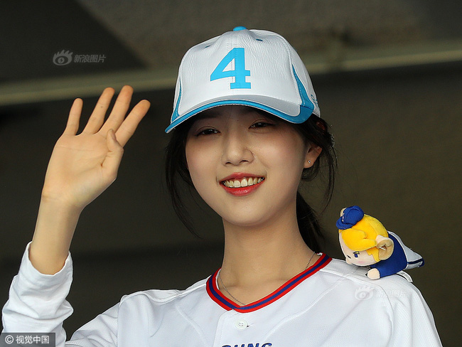 Xuất hiện giản dị, con gái ứng viên tranh cử Tổng thống Hàn Quốc vẫn gây sốt vì xinh như minh tinh - Ảnh 2.