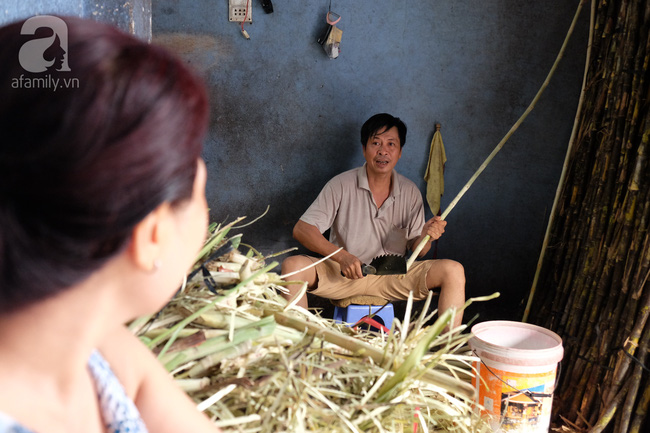 Nắng nóng, quán nước mía Sài Gòn mỗi ngày bán được 3 tấn, chỉ 5 ngàn đồng/ly vẫn thoải mái nuôi cả gia đình - Ảnh 4.