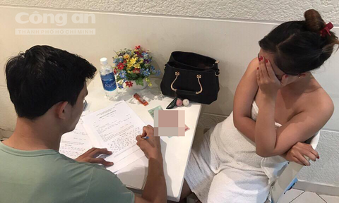 Ổ mại dâm núp bóng cơ sở thẩm mỹ viện ở Sài Gòn - Ảnh 2. Ổ mại dâm núp bóng cơ sở thẩm mỹ viện ở Sài Gòn - Ảnh 2.
