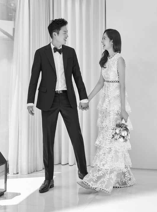 “Nữ hoàng tuyết” Sung Yuri âm thầm kết hôn cùng bạn trai sau 4 năm hẹn hò - Ảnh 1.